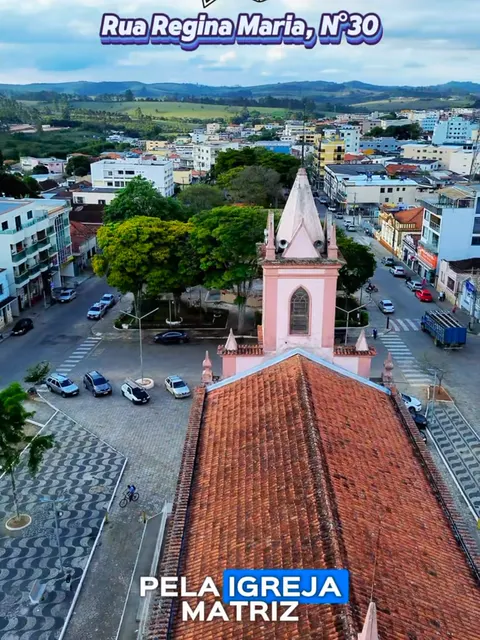 A Igreja Matriz de São Tiago vista do alto, no caminho até a Vet Clinical